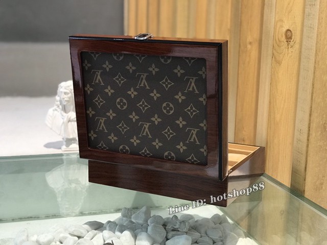 LV路易威登新品首推8格蓋實木手錶盒 gdx1442